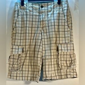 MOSSIMO SUPPLY CO. MENS CARGO SHORTS CREAM AND GREY  SIZE 28